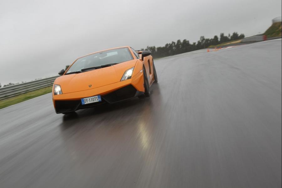  Lamborghini Gallardo LP570-4 Superleggera 2010 года  (фото 106 из 183)